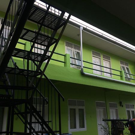 Griya 24 Homestay 棉兰 外观 照片
