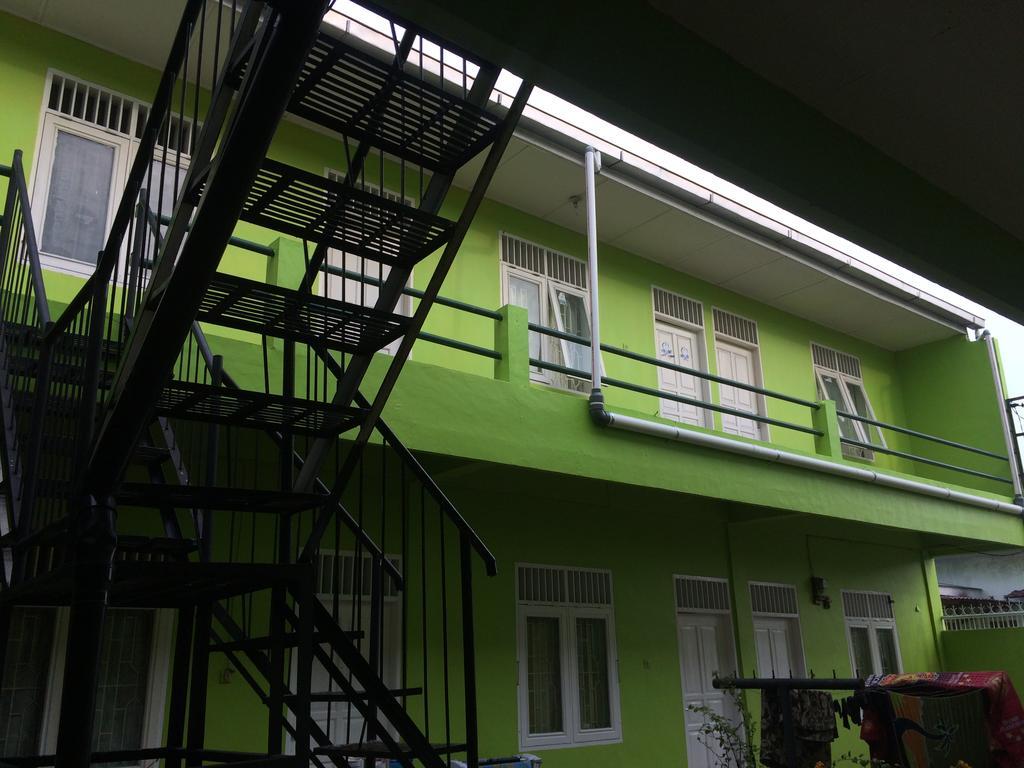 Griya 24 Homestay 棉兰 外观 照片