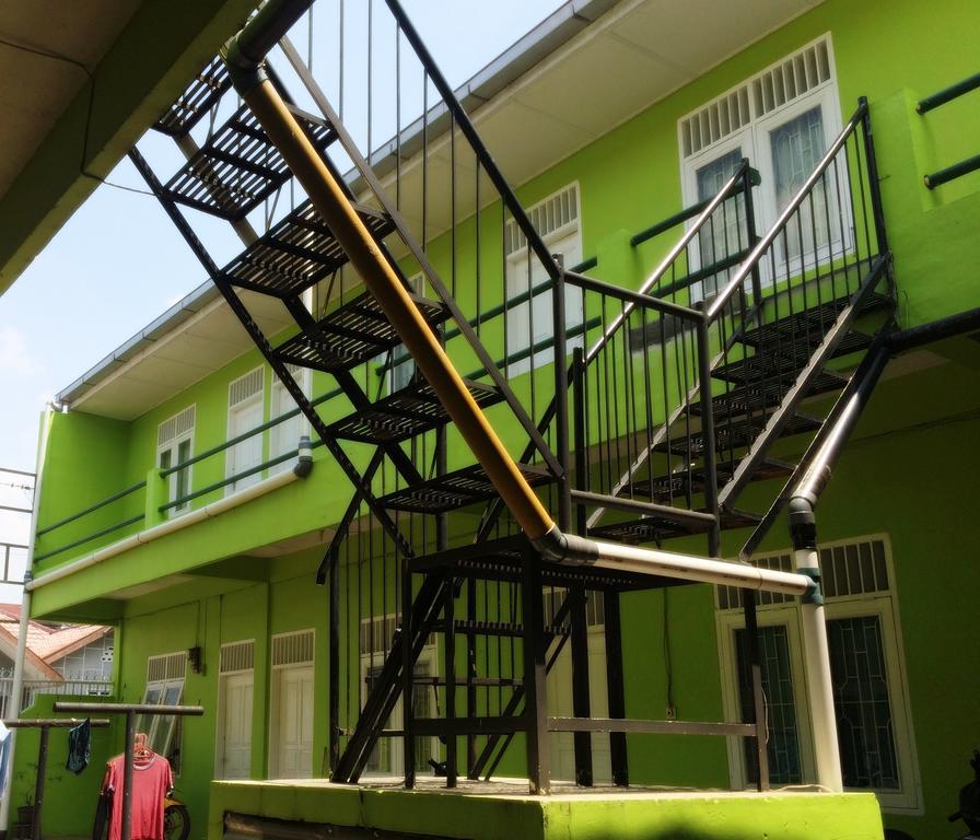Griya 24 Homestay 棉兰 外观 照片